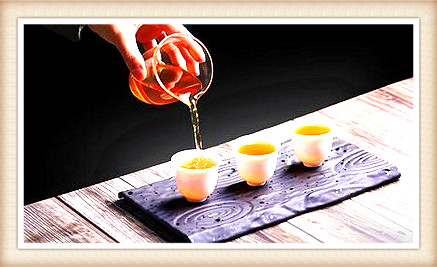 红茶属于什么香味，探秘红茶的香气：红茶属于什么香味？
