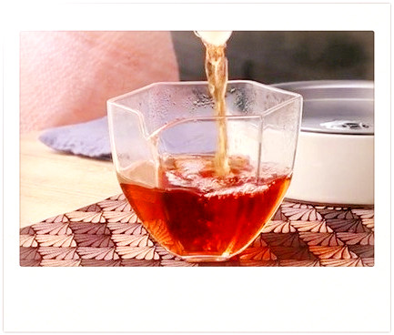 红茶放一会发苦怎么回事，为什么红茶放久了会变苦？