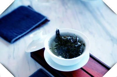 曼松生茶口感特点与哪种茶相似？详解曼松茶的特点及口感，它是生普还是熟普？