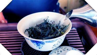 曼松贡茶1729拍卖：珍贵古茶拍卖揭开神秘面纱